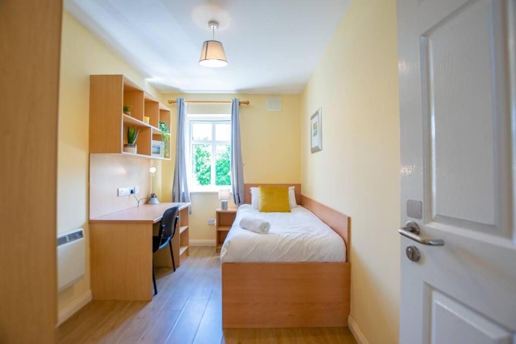 106 - The Townhouse By Shortstays Galway Extérieur photo