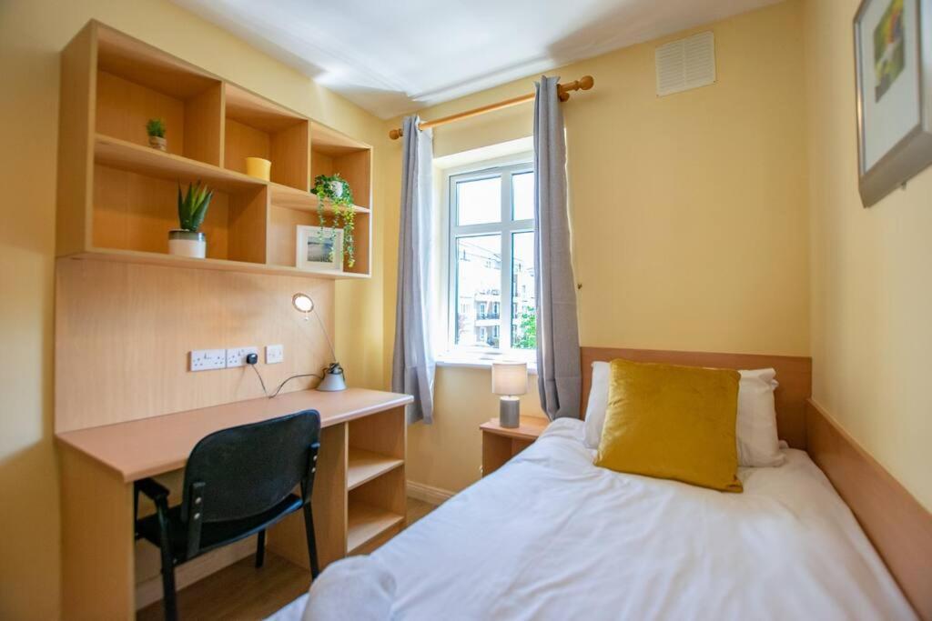 106 - The Townhouse By Shortstays Galway Extérieur photo