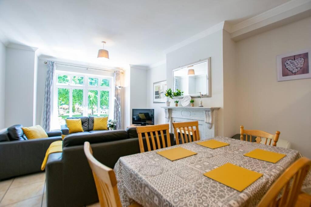 106 - The Townhouse By Shortstays Galway Extérieur photo