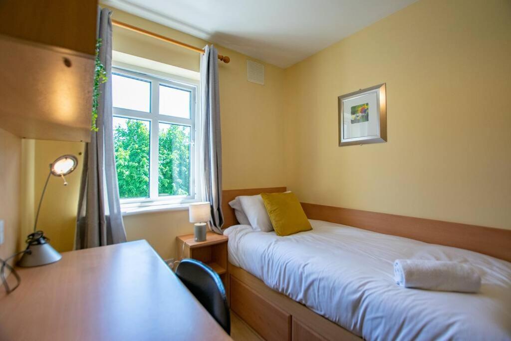 106 - The Townhouse By Shortstays Galway Extérieur photo